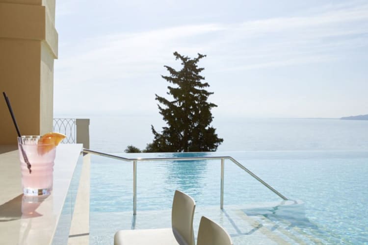 Aquavit Pool Bar