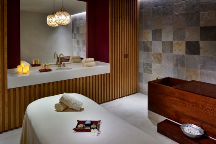 Cinq Mondes Spa
