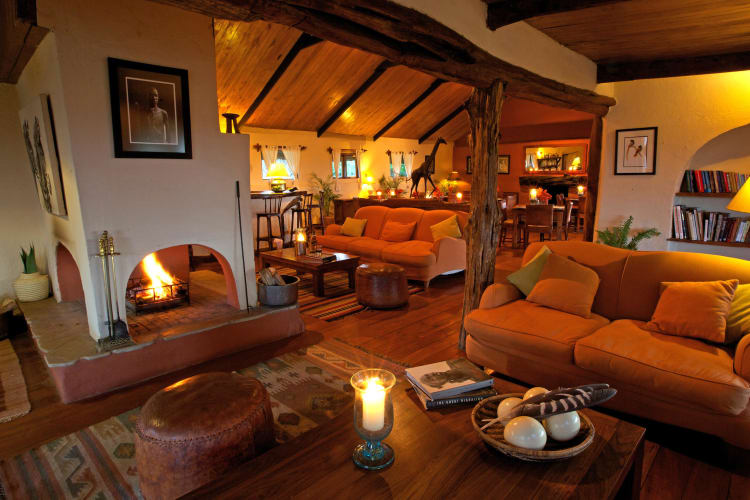Main Lounge & Dining Area