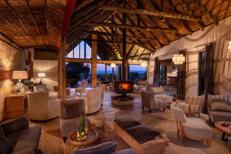 Bukela Game Lodge Lounge At Dusk