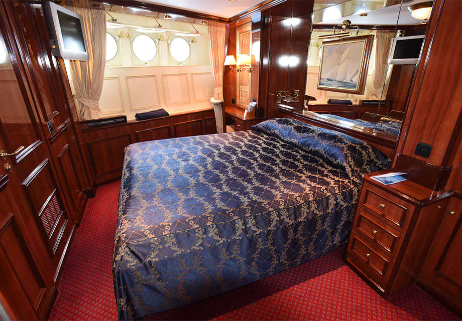 royal clipper cruise ship cabins