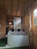 Imagen 5 de Cabaña con Jacuzzi