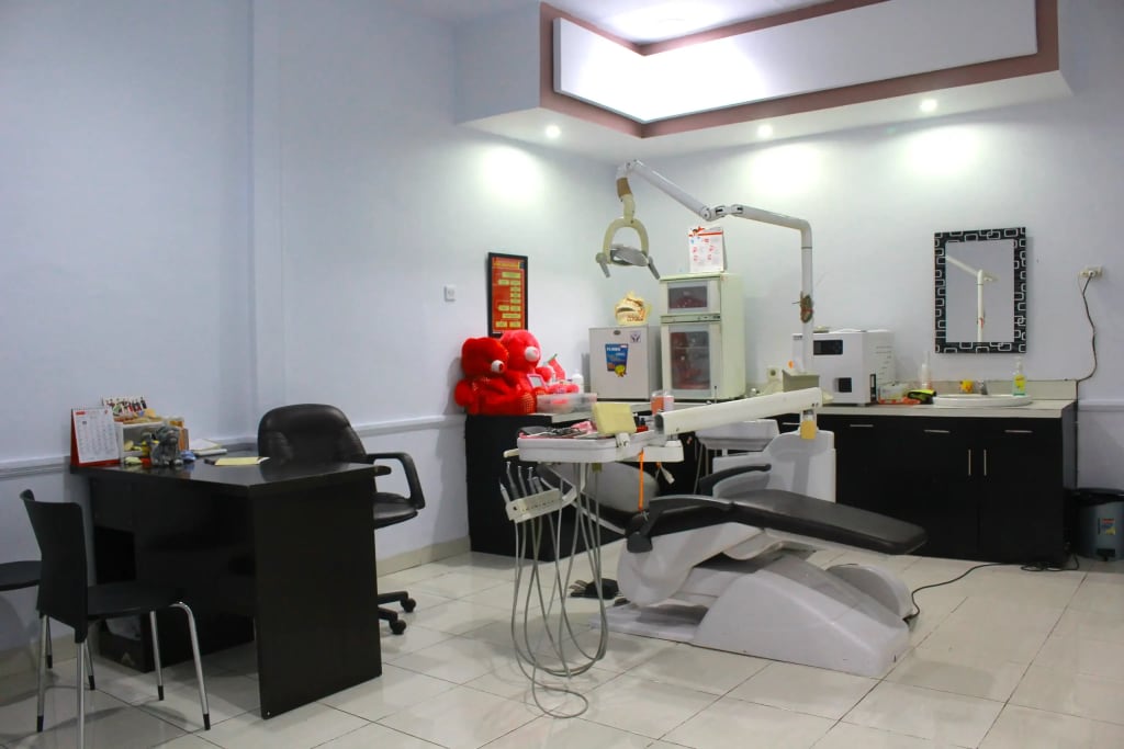 Happy patients at Bali Dental Assistance clinic