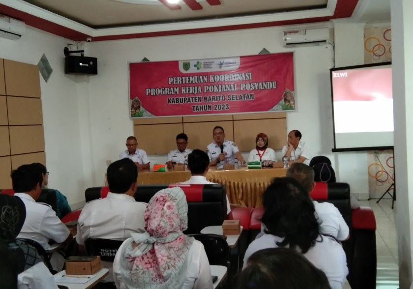 Sekda Kab.Barsel Eddy Purwanto membuka dengan resmi Rakor Pokjanal Posyandu Kab,Barsel tahun 2023 di Aula Hotel Lutfan Buntok (Foto:R1)