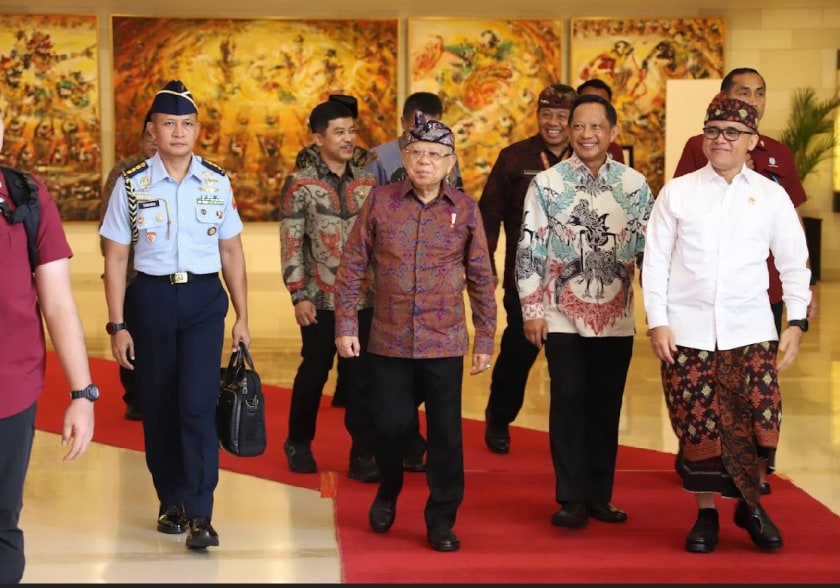Wakil Presiden RI KH. Ma'ruf Amin didampingi beberapa Menteri saat tiba di Nusa Dua Bali Convention Center (Foto:Dok)