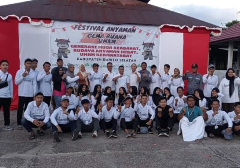 Foto Bersama Peserta Festival Anyaman GEMA BUANA