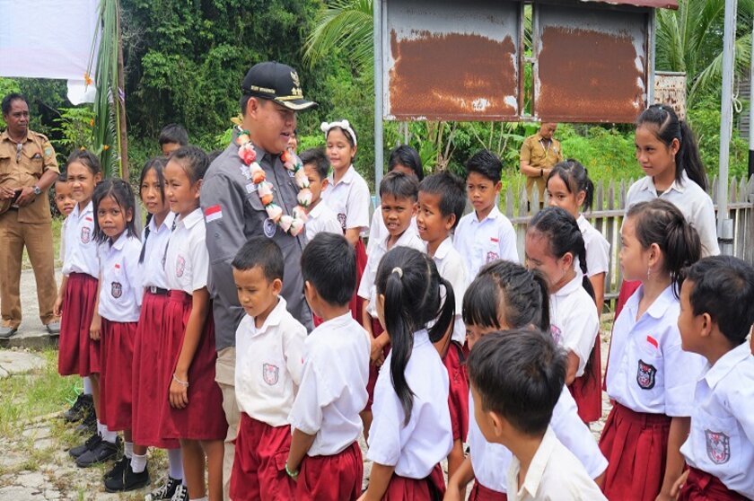 Kunjungan Kerja Pj. Bupati Barsel H. Deddy Winarwan di Desa Sungai Telang Kec. Dusun Utara (Foto:JN/SNH)