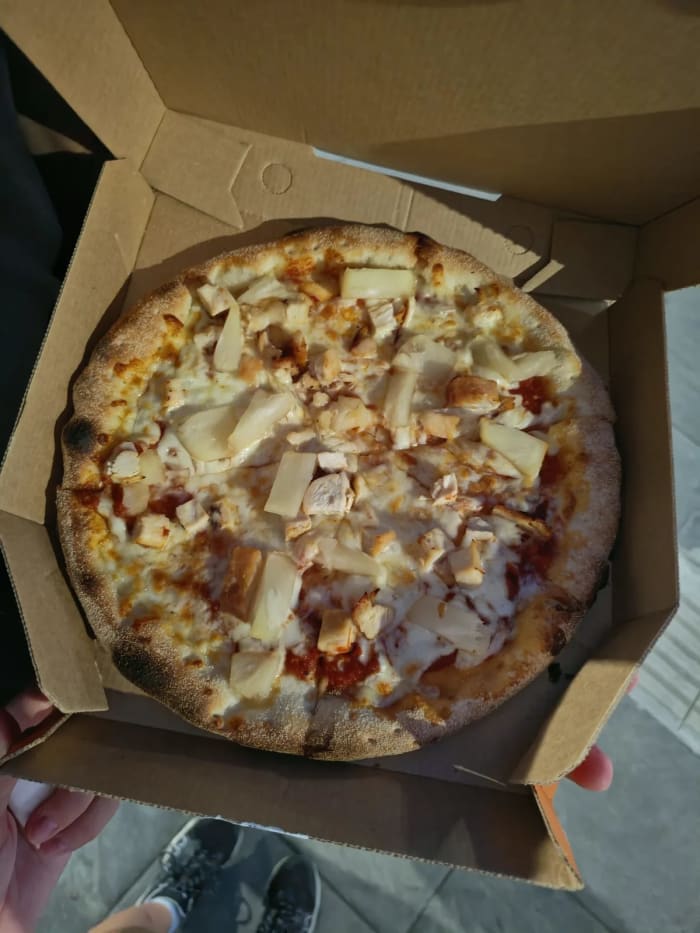 Hawaiian pizza