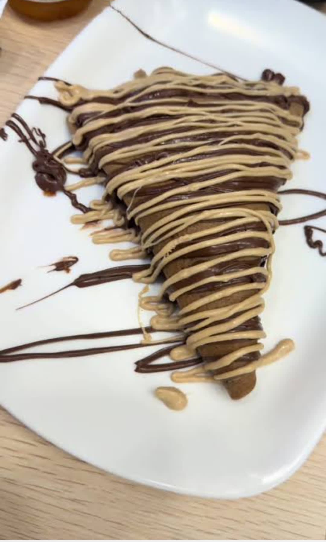 Crêpe Nutella kinder sauce