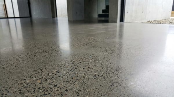 Geschliffener polierter Betonboden Nahaufnahme