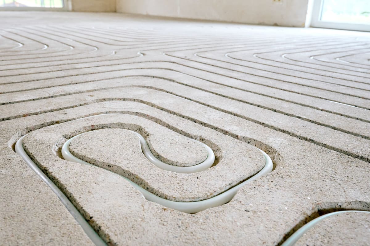 Frässystem Detail: Heizrohre in gefräste Kanäle eingelegt