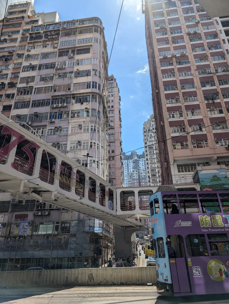 35_hk_buildings_tram_oeaylc - Hallo Hong Kong!