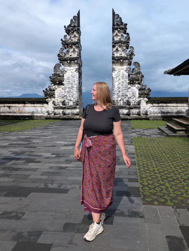 65_bali_infinitygate_anna_4_vsympp - Hallo Bali!