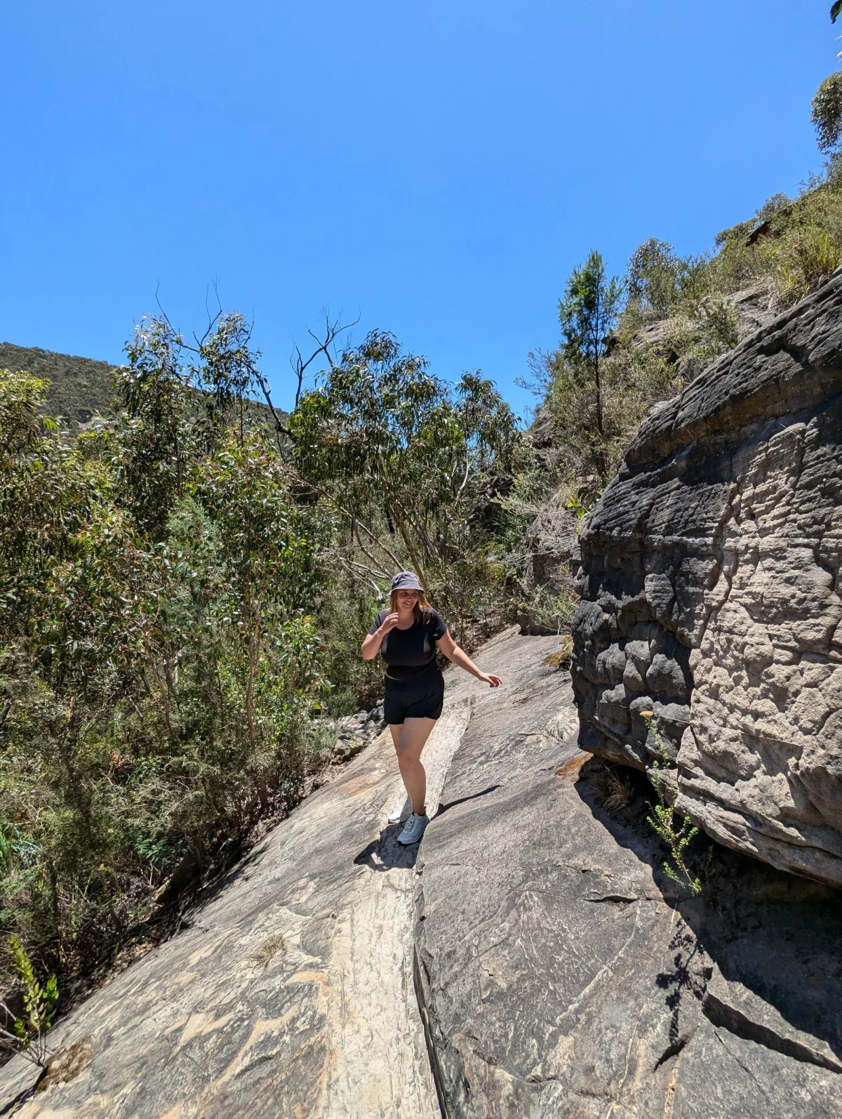 grampians beehivefalls balancing ahuuot - Roadtrip!