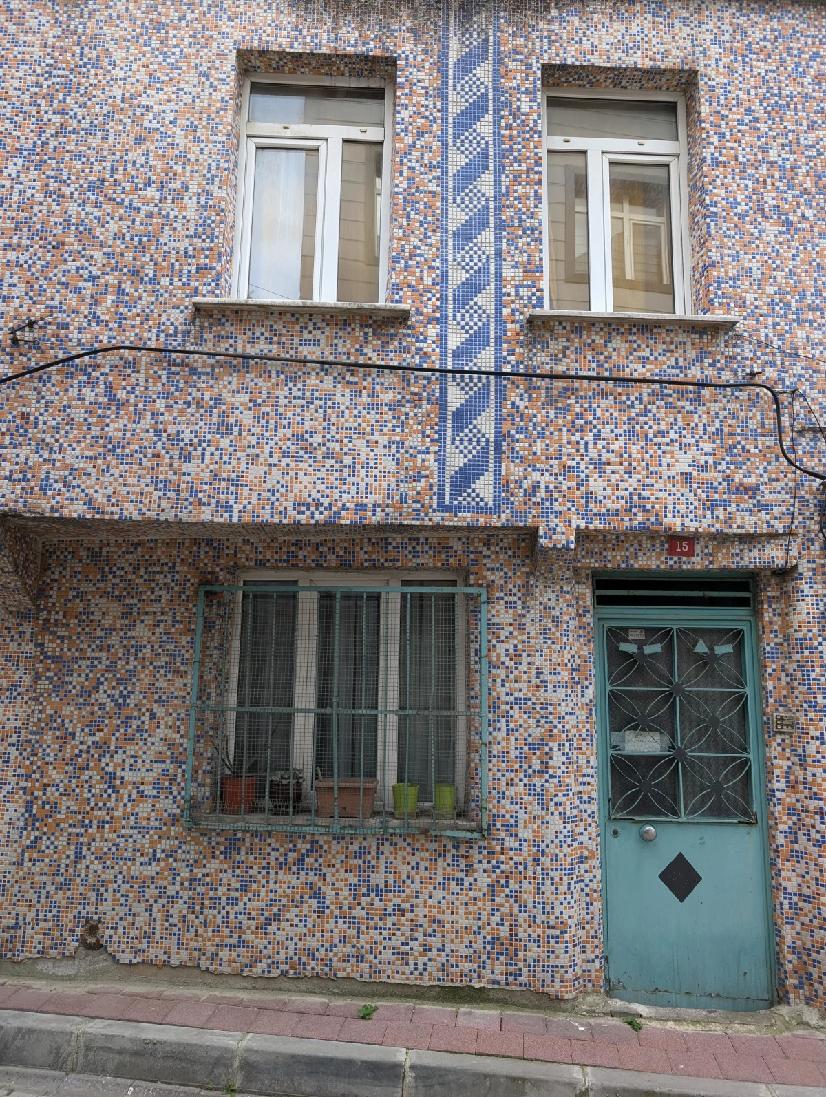 istanbul old building 2 w74cen - Hallo Istanbul!