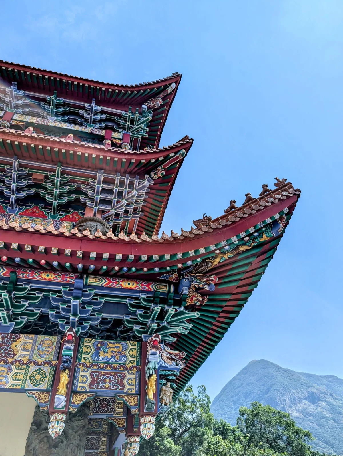 27_hk_monastery_2_o3nkyg - Grünes Hong Kong