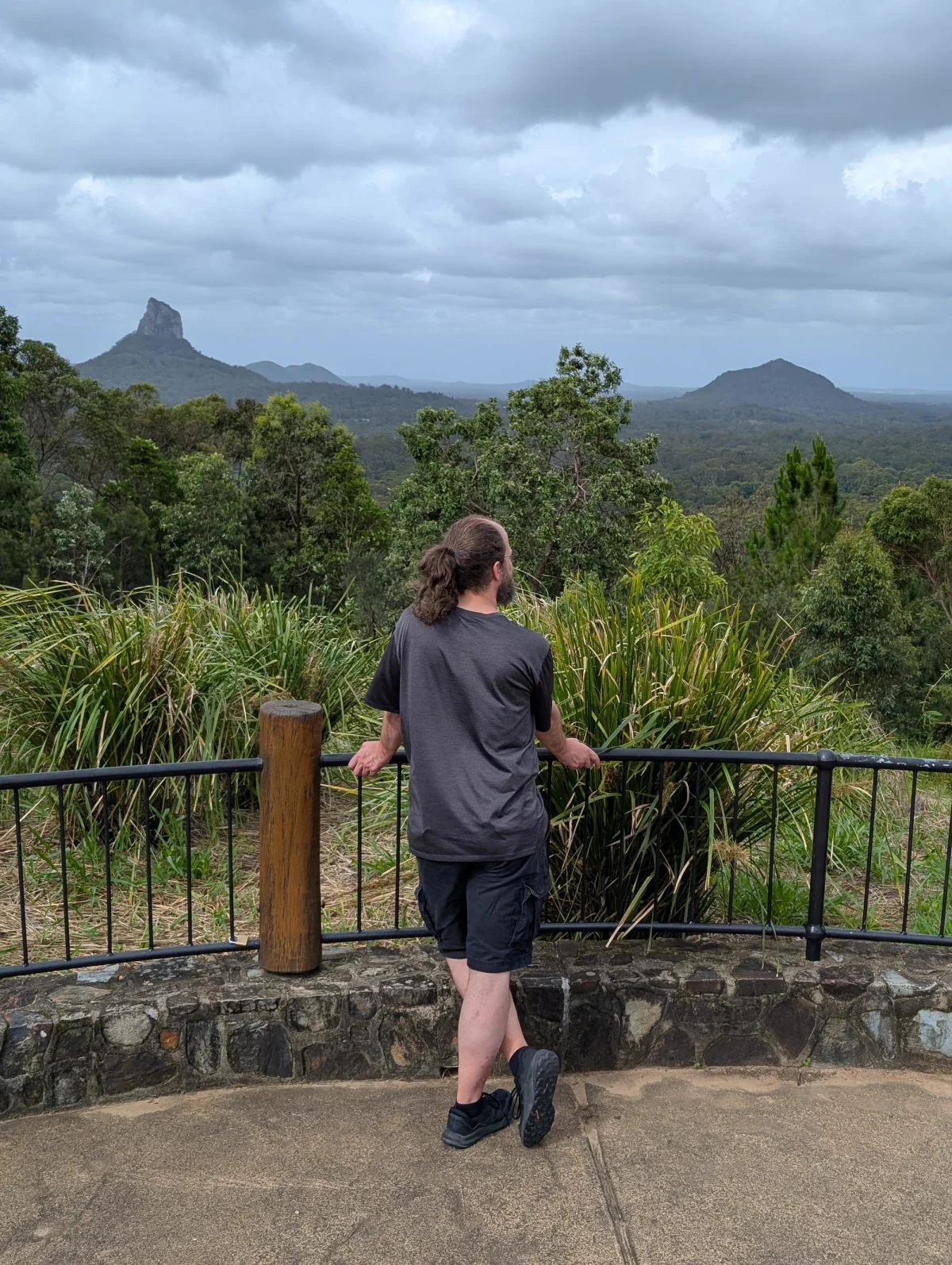 glasshousemountains chris ezlwol - Kurz nach Queensland