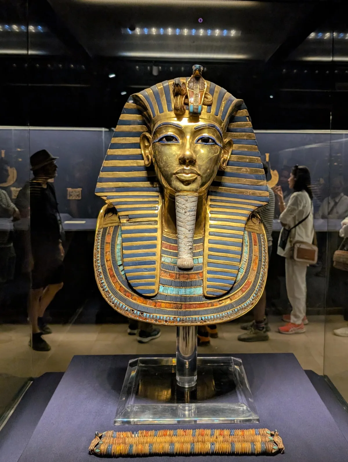cairo museum old tut mask - Kairos Museen