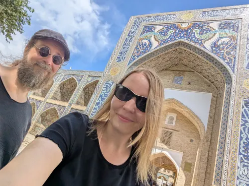 uz bukhara nodir devonbegi anna chris selfie tpkjas - Wo das Meer Verschwand
