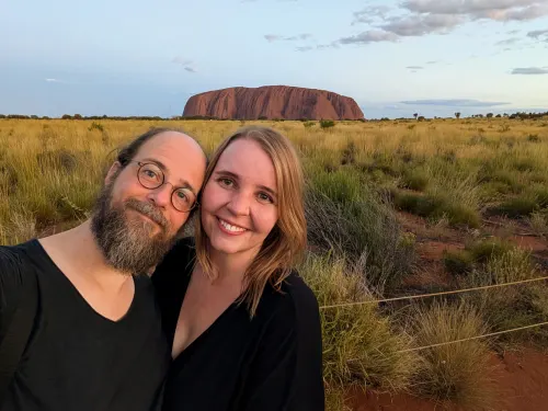 uluru selfie cuddle xydzbr - Hallo Uluru!