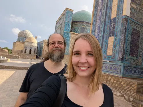 uz samarkand necropolis anna chris wdh9jw - Hallo Usbekistan!