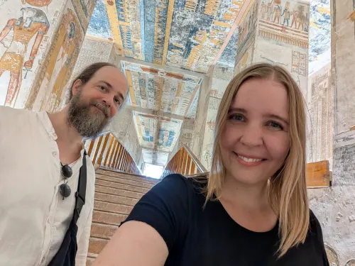 luxor valley tomb kv11 exit selfie ma10p1 - Hallo Luxor!