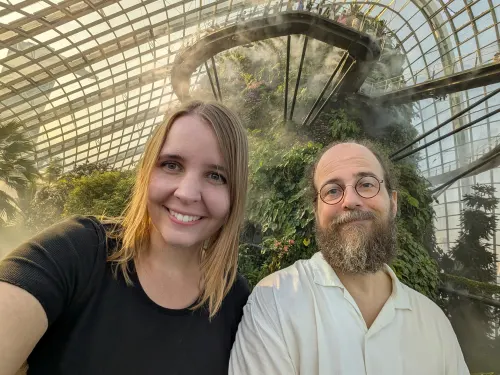 sg cloudforest mist anna chris roh2qp - Hallo Singapur!