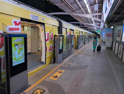bkk2 skytrain hq6ie5 - Nochmal Bangkok