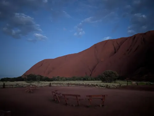 uluru night cgzq3l - Hallo Uluru!