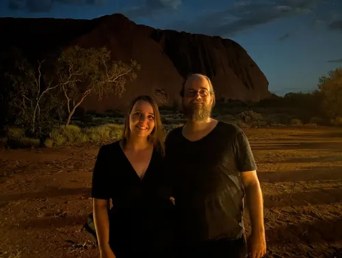 uluru night anna chris ay76hs - Hallo Uluru!