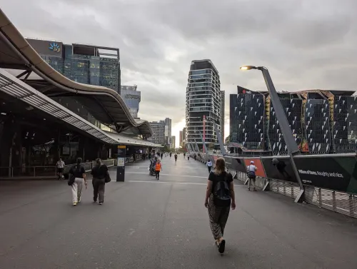 melbourne sthcross avzeba - Hallo Melbourne!