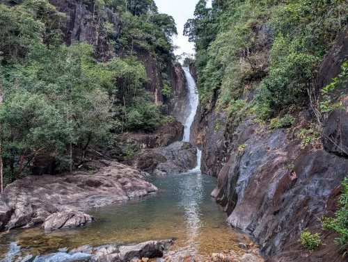 kohchang waterfall 1 oymicp - Hallo Koh Chang!
