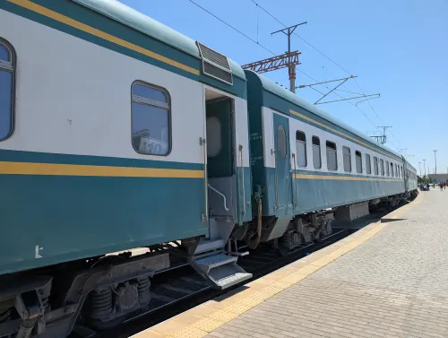 uz khiva train station rxfhmp - Wo das Meer Verschwand