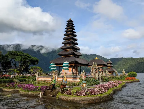 bali ulun danu baratan coverimage gpdxxm - Hallo Bali!
