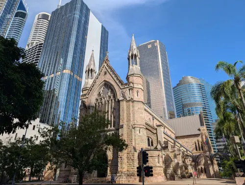 brisbane church p3na1t - Kurz nach Queensland