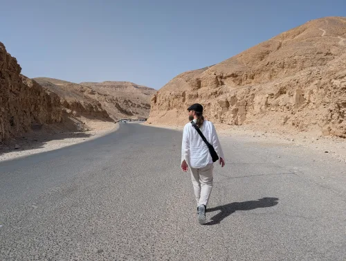 luxor valley road chris ywykpi - Hallo Luxor!
