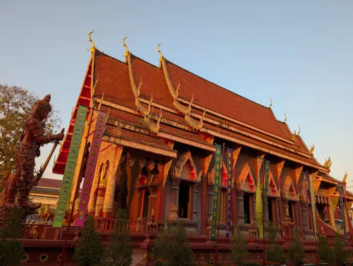 chiangrai red temple ybzgzz - Thailands Norden
