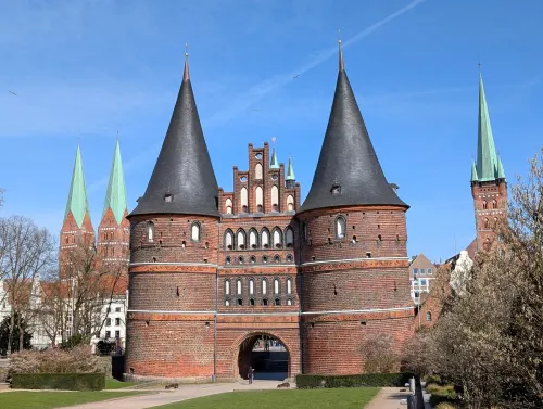 de luebeck holstentor full gslhec - Urlaub vom Reisen