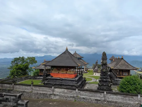 bali infinitygate view 1 jhxjjn - Hallo Bali!