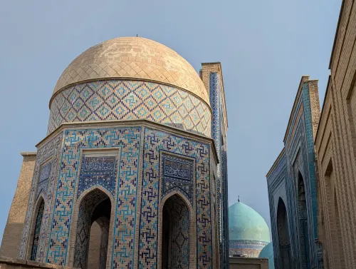 uz samarkand necropolis impression 03 kilzc5 - Hallo Usbekistan!