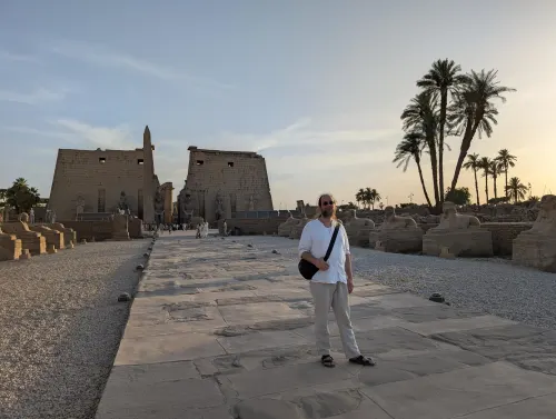 luxor temple front chris ktd2gy - Hallo Luxor!