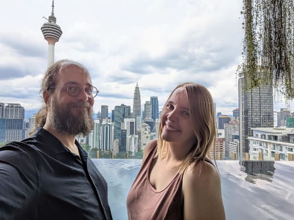 03_kl_view_selfie_m9mdoj