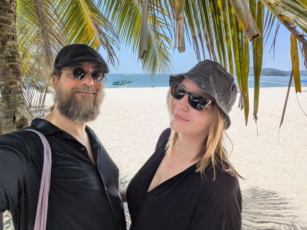 47_mys_langkawi_beach_selfie_cfbof9