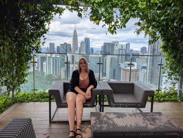 05_kl_view_anna_sitting_lymlpo