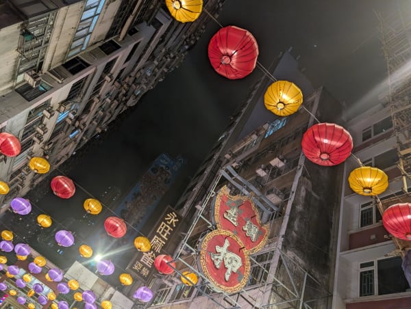 11_hk_temple_street_hq9nxn