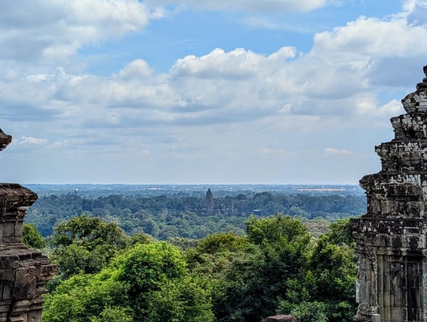18_cambodia_phnom_bakheng_ausblick_cyvm2f