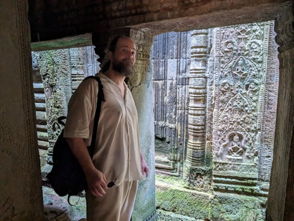 30_cambodia_angkor_thom_bayon_gang_phpuws