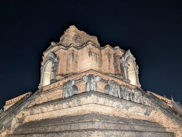 45_chiangmai_old_temple_closeup_s8e3gm