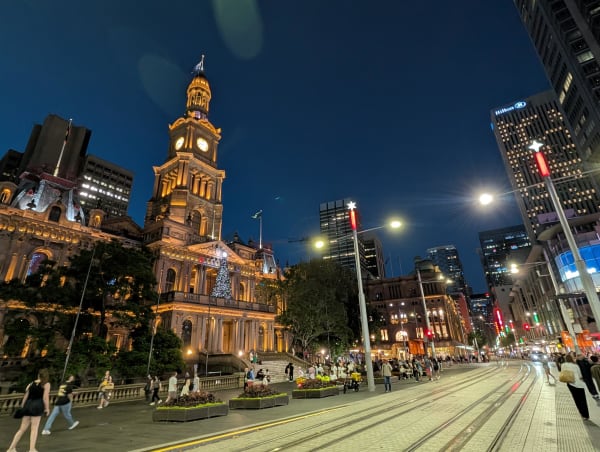 46_sydney_townhall_night_jujzen
