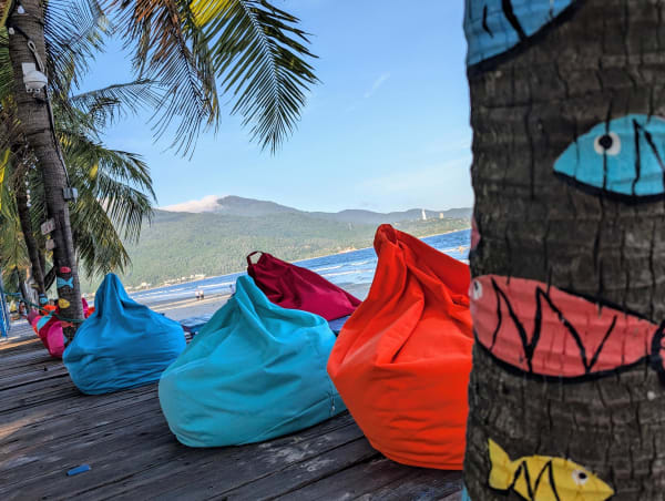 46_vn_danang_beach_cafe_4_ixrozg